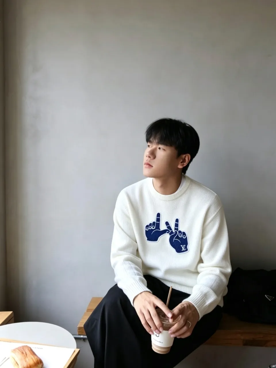 Louis Vuitton/Louis Vuitton gesture embroidered knitted sweater